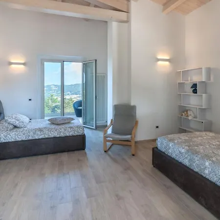 Montefalcone 8 By Marche *